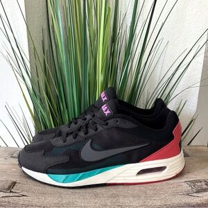 Nike Air Max Solo 
DX3666-001 Sneakers